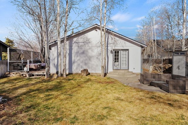 21387 Starling Drive, Bend, OR 97701