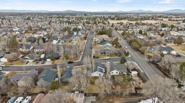 21387 Starling Drive, Bend, OR 97701