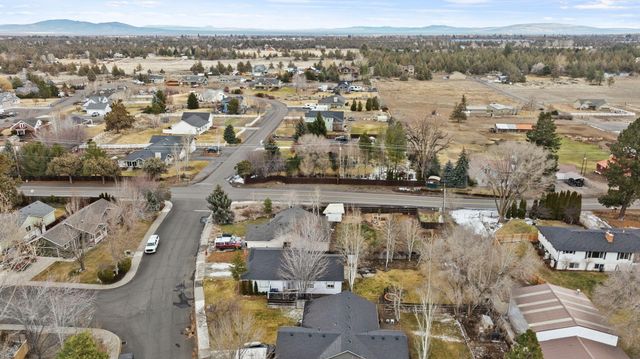 21387 Starling Drive, Bend, OR 97701