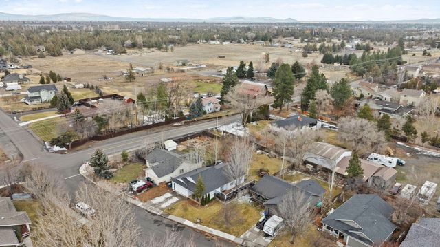 21387 Starling Drive, Bend, OR 97701