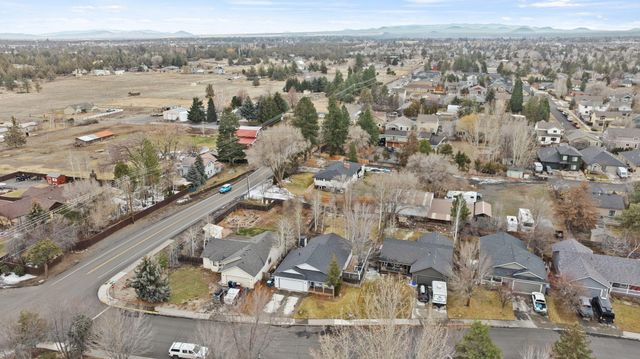 21387 Starling Drive, Bend, OR 97701