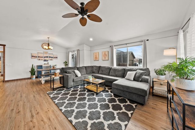 21387 Starling Drive, Bend, OR 97701