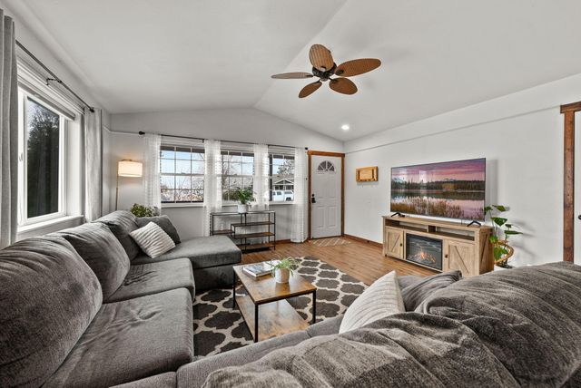 21387 Starling Drive, Bend, OR 97701