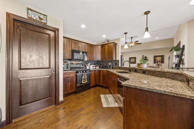 982 Raleigh Lane, Marion, IA 52302