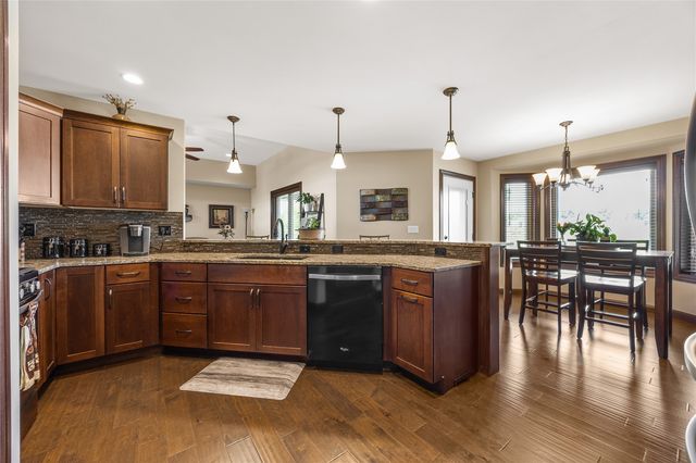 982 Raleigh Lane, Marion, IA 52302