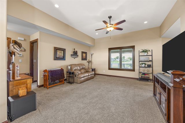 982 Raleigh Lane, Marion, IA 52302