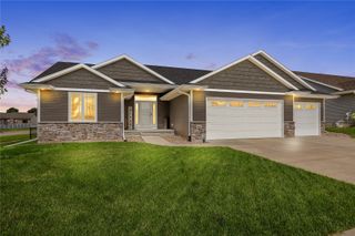 982 Raleigh Lane, Marion, IA 52302