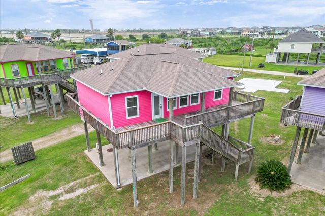 818 W Johnson Crawford Circle, Port Bolivar, TX 77650