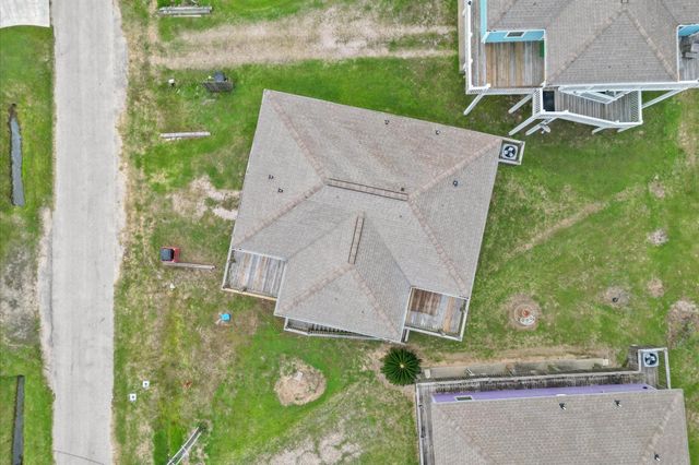 818 W Johnson Crawford Circle, Port Bolivar, TX 77650