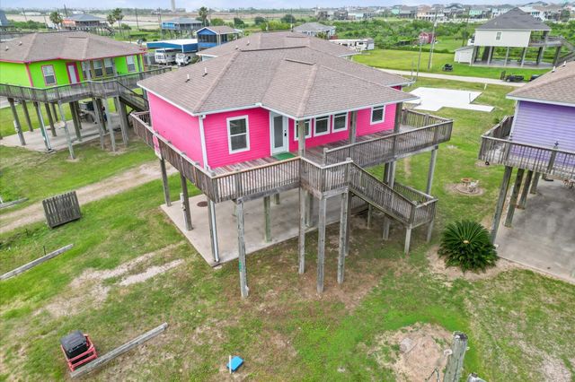 818 W Johnson Crawford Circle, Port Bolivar, TX 77650