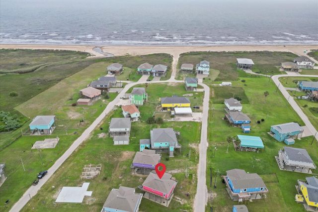 818 W Johnson Crawford Circle, Port Bolivar, TX 77650