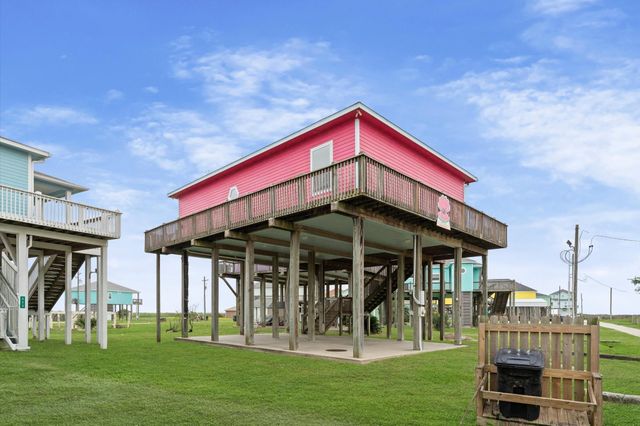 818 W Johnson Crawford Circle, Port Bolivar, TX 77650