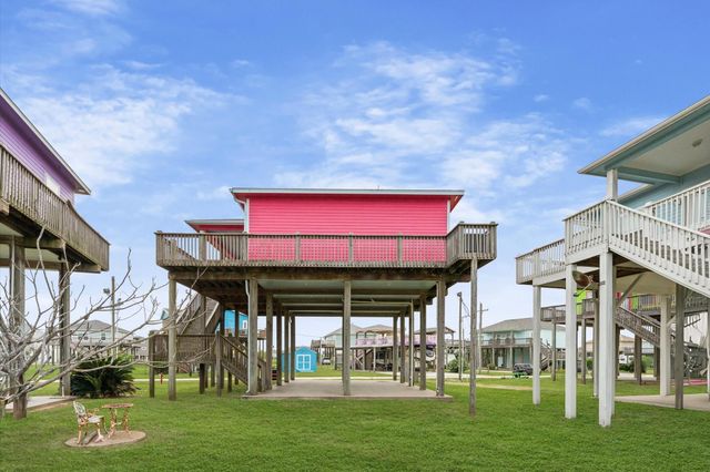 818 W Johnson Crawford Circle, Port Bolivar, TX 77650