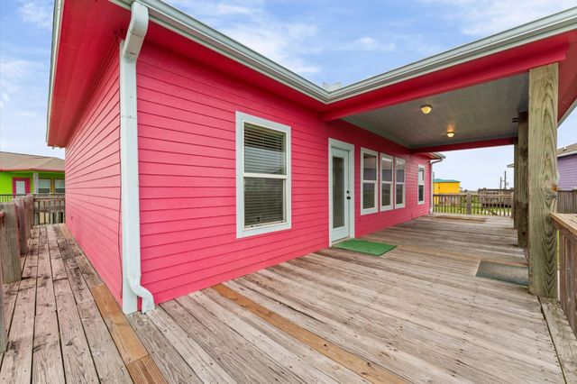 818 W Johnson Crawford Circle, Port Bolivar, TX 77650