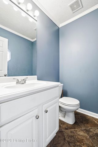 7022 Black Walnut Cir, Louisville, KY 40229