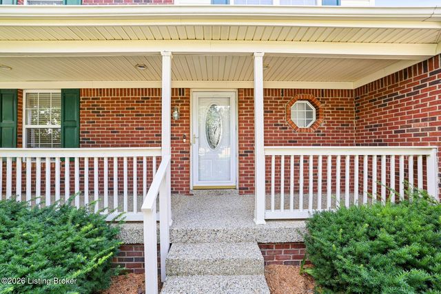 7022 Black Walnut Cir, Louisville, KY 40229