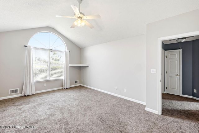 7022 Black Walnut Cir, Louisville, KY 40229