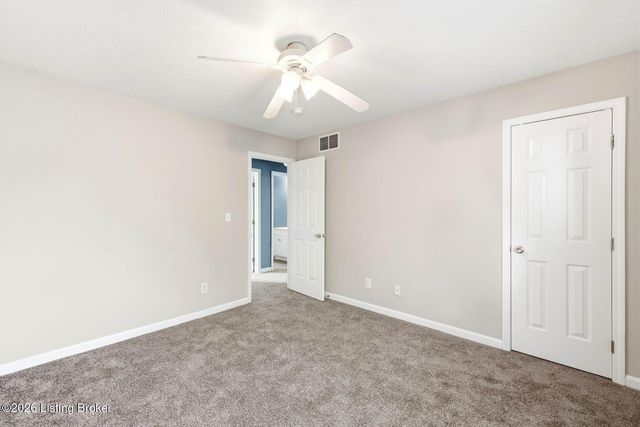 7022 Black Walnut Cir, Louisville, KY 40229