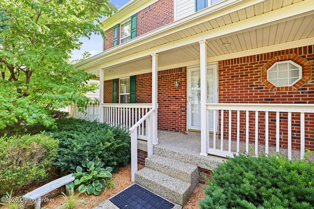 7022 Black Walnut Cir, Louisville, KY 40229