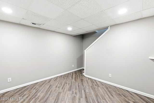 7022 Black Walnut Cir, Louisville, KY 40229