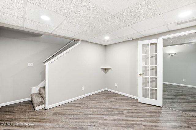 7022 Black Walnut Cir, Louisville, KY 40229