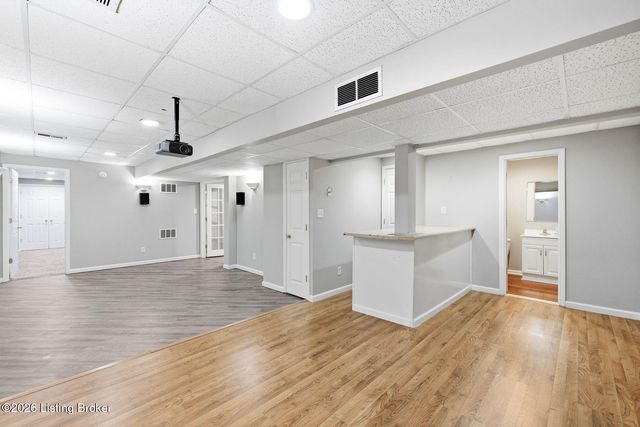 7022 Black Walnut Cir, Louisville, KY 40229
