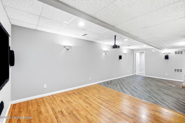 7022 Black Walnut Cir, Louisville, KY 40229