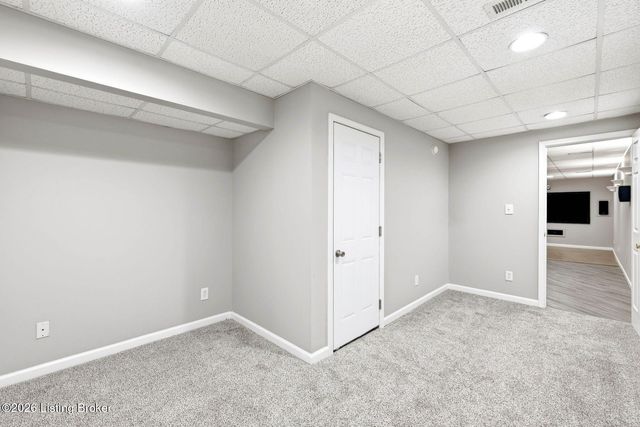 7022 Black Walnut Cir, Louisville, KY 40229