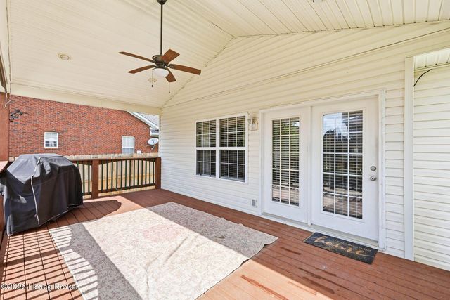 7022 Black Walnut Cir, Louisville, KY 40229