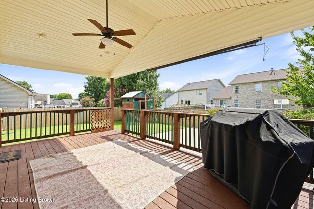 7022 Black Walnut Cir, Louisville, KY 40229