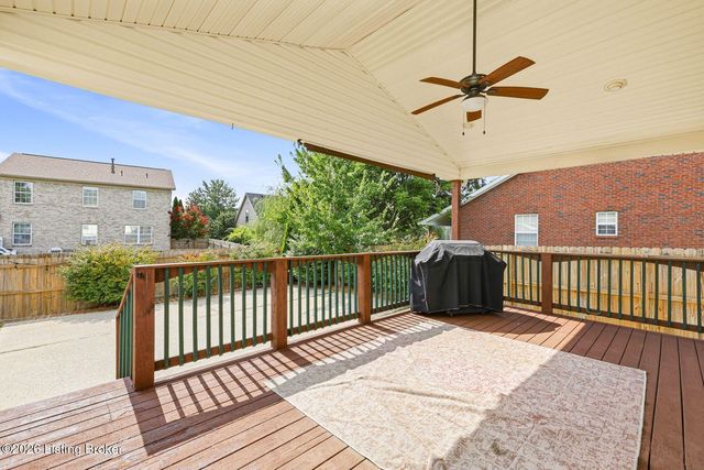 7022 Black Walnut Cir, Louisville, KY 40229