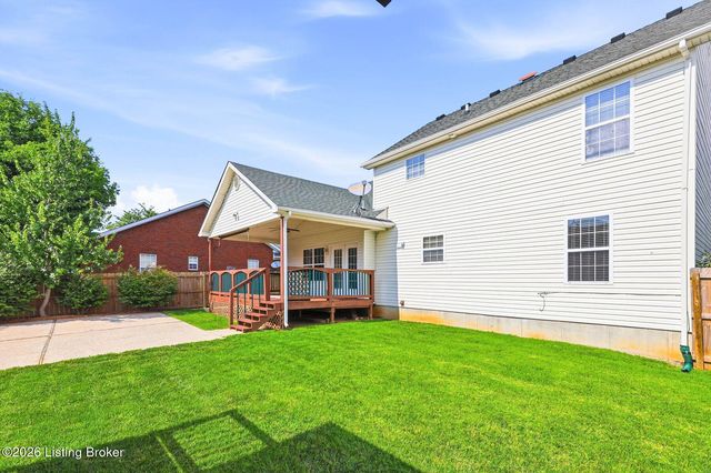 7022 Black Walnut Cir, Louisville, KY 40229