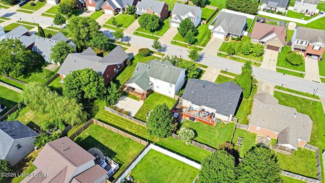 7022 Black Walnut Cir, Louisville, KY 40229