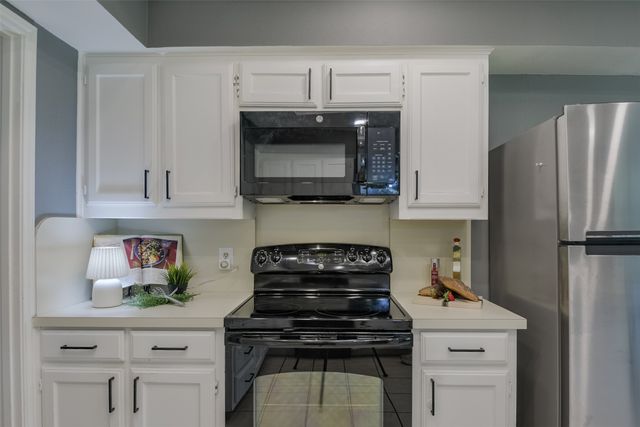 257 Spring Brook Drive, Mansfield, TX 76063