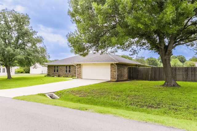 257 Spring Brook Drive, Mansfield, TX 76063