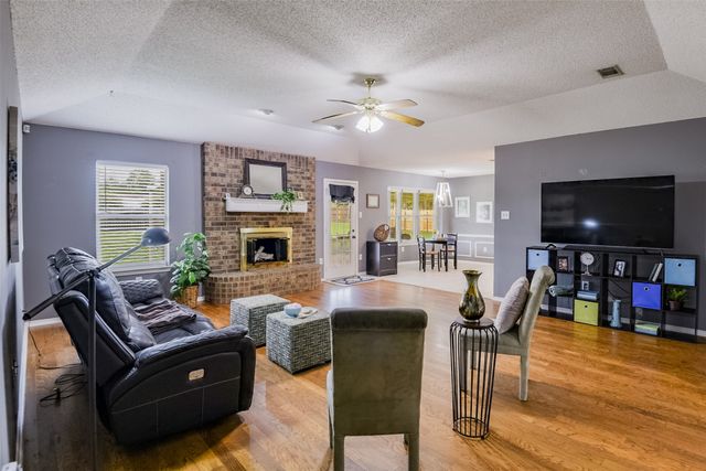 257 Spring Brook Drive, Mansfield, TX 76063