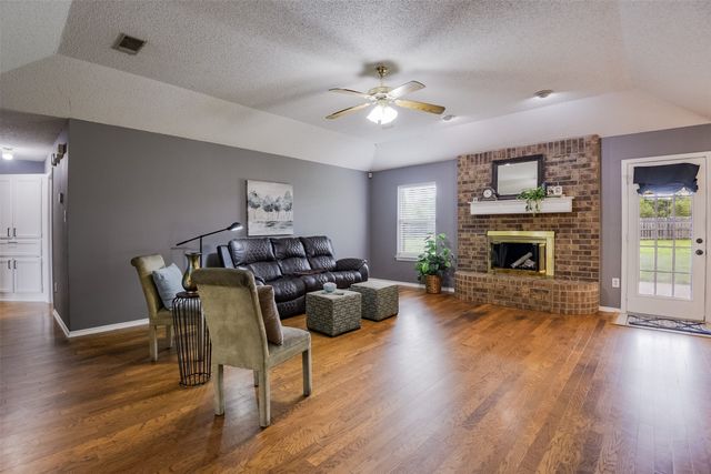 257 Spring Brook Drive, Mansfield, TX 76063