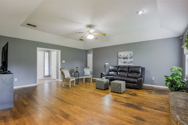 257 Spring Brook Drive, Mansfield, TX 76063