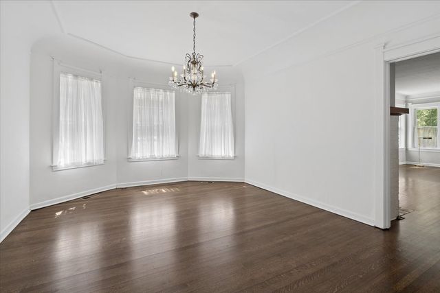 4821 N Harding Avenue, Chicago, IL 60625