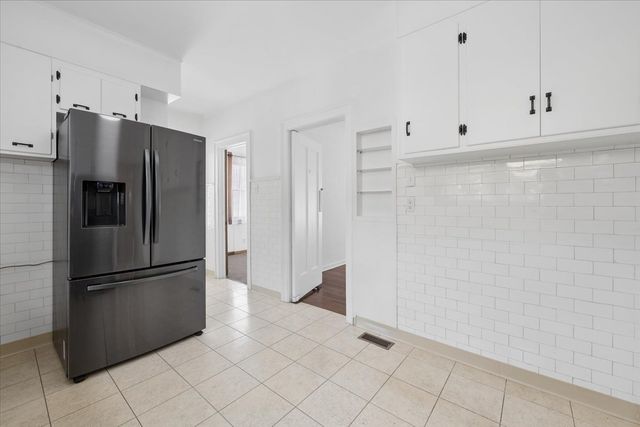 4821 N Harding Avenue, Chicago, IL 60625