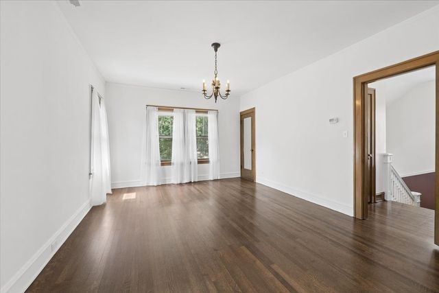 4821 N Harding Avenue, Chicago, IL 60625