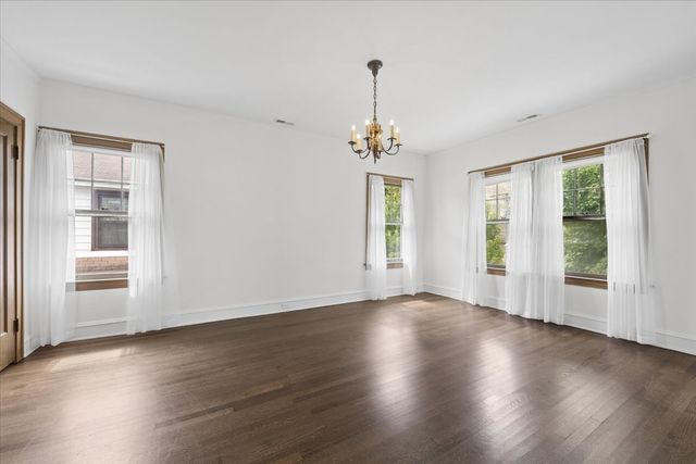 4821 N Harding Avenue, Chicago, IL 60625
