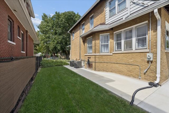 4821 N Harding Avenue, Chicago, IL 60625