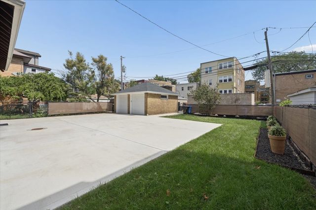 4821 N Harding Avenue, Chicago, IL 60625
