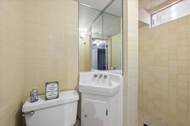 4821 N Harding Avenue, Chicago, IL 60625