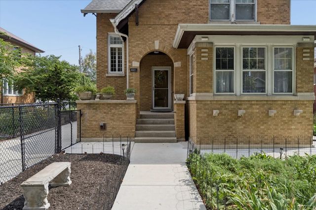4821 N Harding Avenue, Chicago, IL 60625