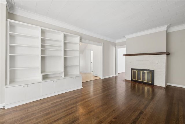 4821 N Harding Avenue, Chicago, IL 60625