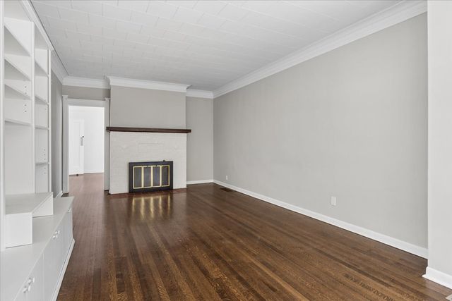 4821 N Harding Avenue, Chicago, IL 60625