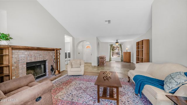 8158 E Fox Street, Mesa, AZ 85207