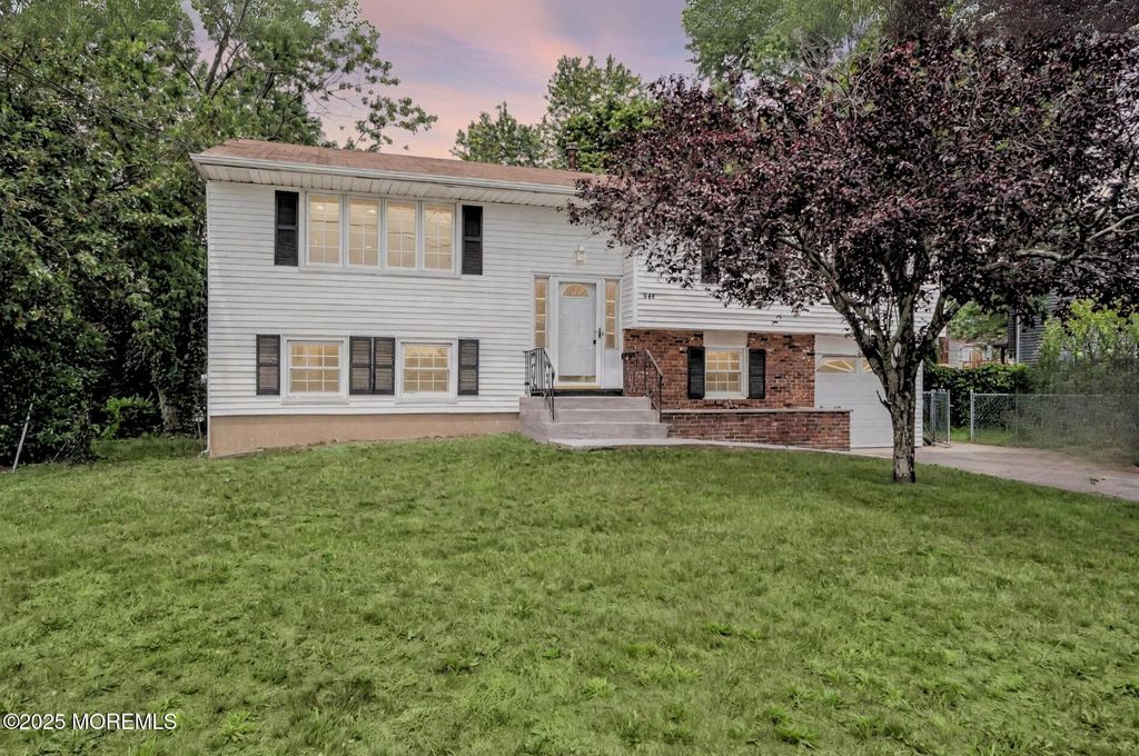344 Colonial Drive, Toms River, NJ 08753